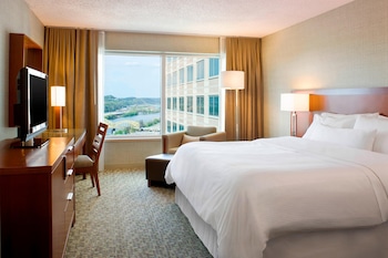 Traditional Room, 1 King Bed (Mobility Accessible, Tub)