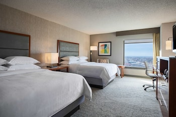 Traditional Room, 2 Queen Beds (Mobility/Hearing Access, Roll-in Shwr)