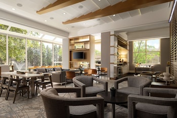 Club Room, 1 King Bed (Mobility Accessible, Tub)