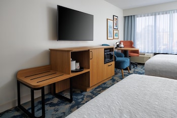 Room, 2 Queen Beds, Microwave