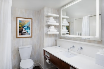 Room, 2 Queen Beds, Microwave