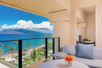 Club Ocean Front One Bedroom Suite