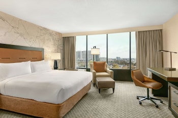 Premium Room, 1 King Bed, Kitchen