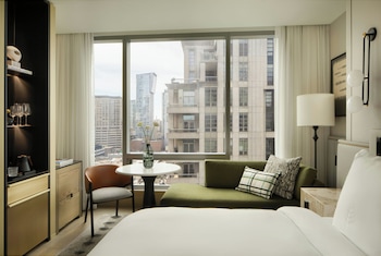Premier Room, 2 Double Beds (Yorkville)