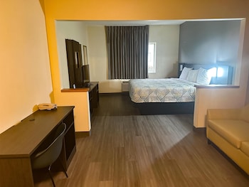 Standard Room, 1 King Bed, Non Smoking
