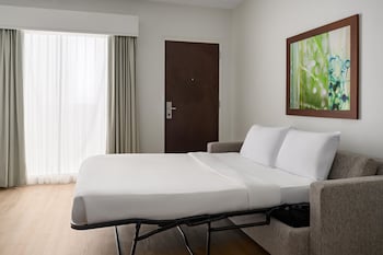 Deluxe Suite, Multiple Beds, Microwave