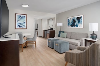 Deluxe Suite, Multiple Beds, Microwave