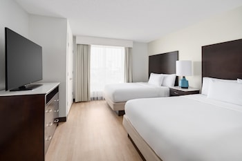Deluxe Suite, Multiple Beds, Microwave
