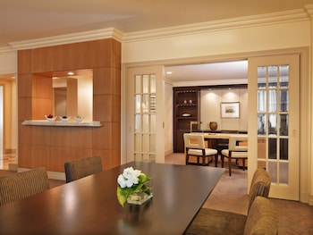 Grand, Executive Suite, 1 King Bed