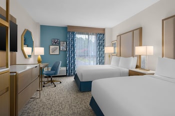 Room, 2 Queen Beds, Microwave