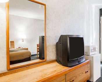 Standard Room, 1 King Bed, Smoking