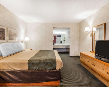 Standard Room, 1 King Bed, Smoking