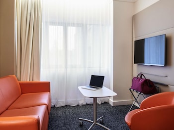 Suite, 1 King Bed with Sofa bed