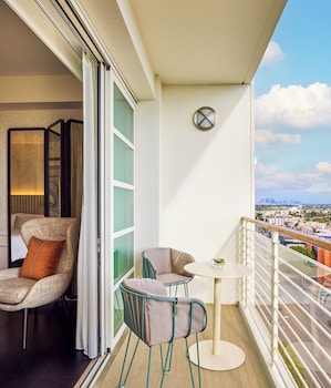 Room, 1 Bedroom, Accessible, Balcony (Hearing, Roll-In Shower)