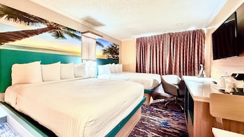 Room, 2 Queen Beds, Refrigerator & Microwave