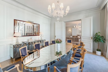 Raffles Presidential Suite