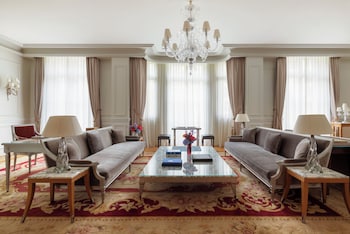 Avenue Presidential Suite