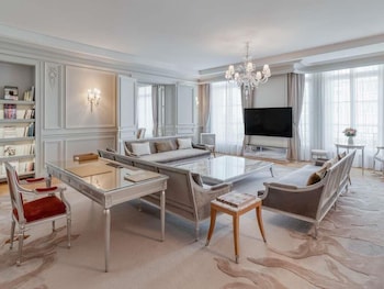 Raffles Presidential Suite