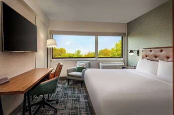 Deluxe Room, 1 King Bed