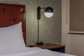 Deluxe Room, 1 King Bed