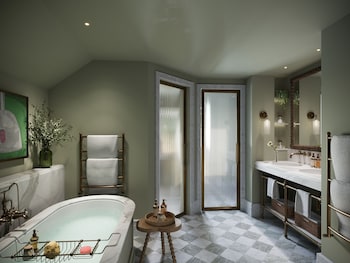 Deluxe Studio Suite