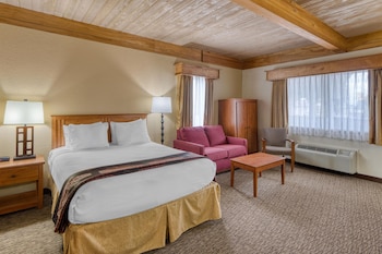 Suite, 2 Queen Beds, Non Smoking, Refrigerator & Microwave