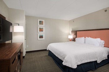 Room, 1 King Bed, Accessible, Microwave (Mobility & Hearing, Roll-in Shower)