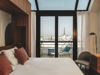 Executive Suite, 1 King Bed with Sofa bed