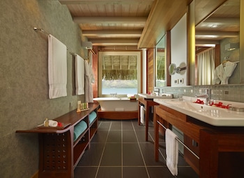 Room, Multiple Beds, Overwater (Marina View)