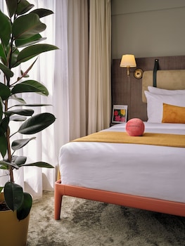 Medium Room