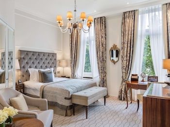 Fairmont, Room, 1 Queen Bed, Lake View