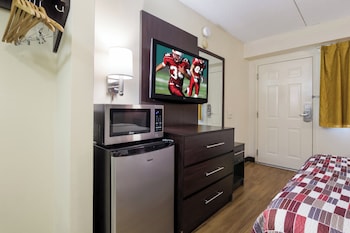 Deluxe Room, 1 Queen Bed, Accessible, Non Smoking