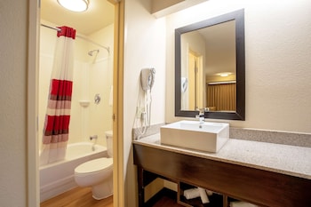 Standard Room, 1 King Bed (Smoke Free)