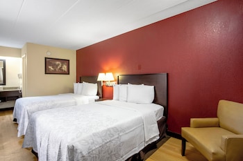 Deluxe Room, 2 Double Beds (Smoke Free)