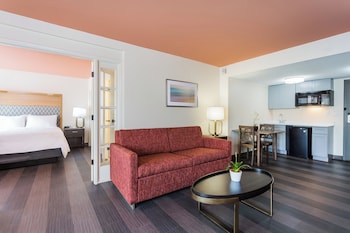Suite, 1 Queen Bed (Additional Living Area)