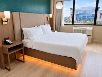 Premium Room, 1 King Bed (Stadium View)