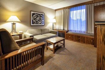 Suite, 1 King Bed with Sofa bed, Jetted Tub