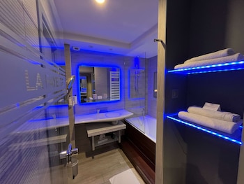 Junior Suite, 1 King Bed, Non Smoking