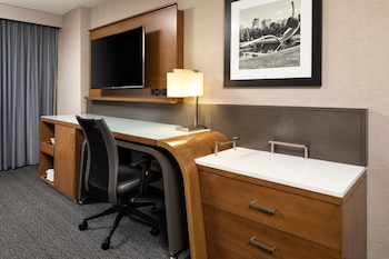 Room, 2 Queen Beds, City View
