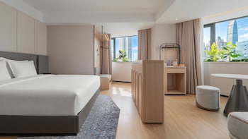 1 King Suite
