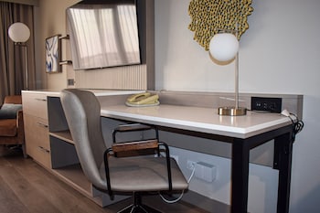 Room, 1 King Bed, Refrigerator (Renovated)
