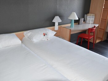 Standard Room, 2 Twin Beds