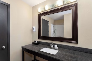 Room, 2 Queen Beds, Accessible, Non Smoking (Mobility, Roll-In Shower)