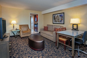 Suite, 2 Double Beds, Accessible, Bathtub