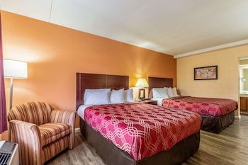 Standard Room, 2 Queen Beds, Non Smoking