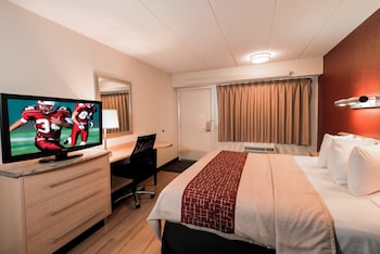 Deluxe Room, 1 King Bed, Accessible (Smoke Free)