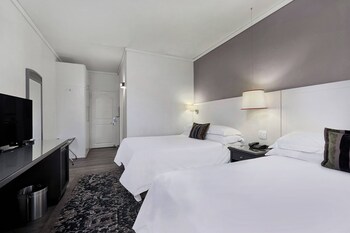 Deluxe Room, 2 Queen Beds