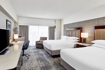 Executive Room, 2 Queen Beds (Mobility Accessible, Roll-In Shower)