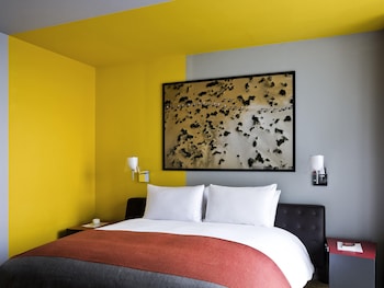 Superior Room, 1 King Bed, Balcony