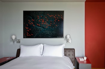 Superior Room, 1 King Bed, Balcony